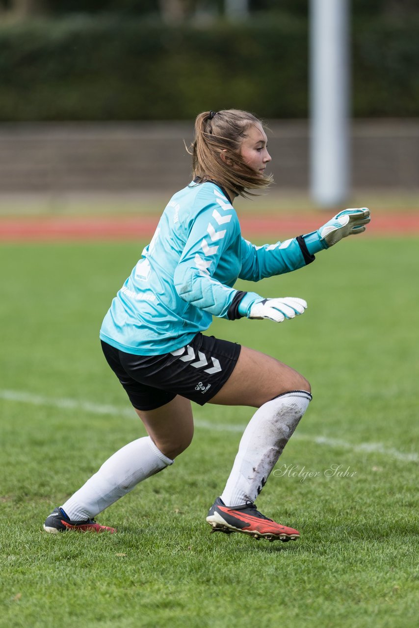 Bild 161 - wBJ VfL Pinneberg - Germania Schnelsen : Ergebnis: 15:1